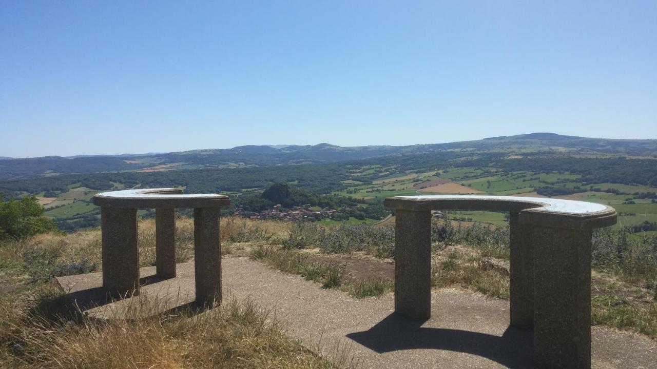 L'Insolite Du Pic D'Ysson Vodable Bagian luar foto